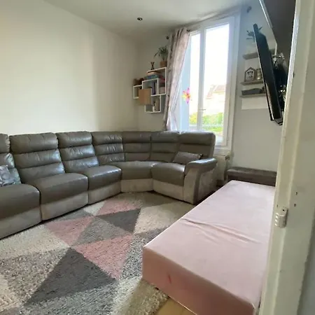 Holiday home Jolie Maison Entre Paris Et Disneyland Chelles (Seine-et-Marne)